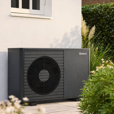 Pompa di calore aria-acqua Vaillant aroTHERM plus VWL 65/8.1 6 kW 230 V monofase monoblocco R290 A++ ad alta temperatura