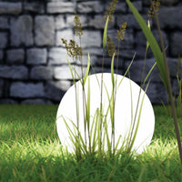 Sfera luminosa da giardino Arkema SF400 in resina LLDPE con pannello fotovoltaico 40 cm